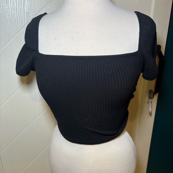H&M Black Ribbed Square Neck Crop Top Short Sleeve Basic Minimalist Neutral S - Picture 4 of 4